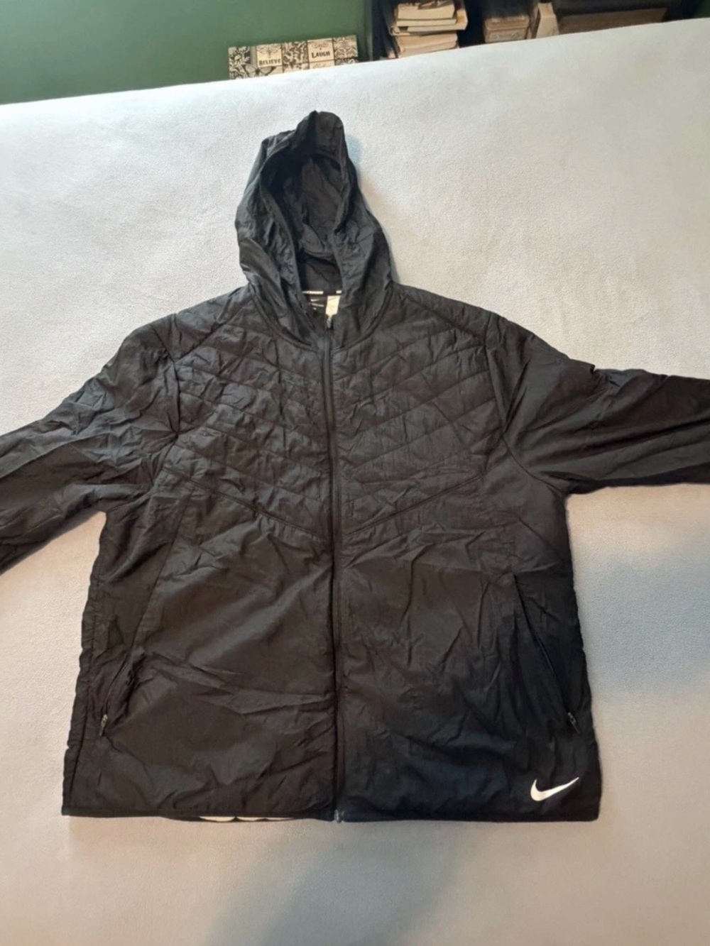 Nike Black Hooded Aero Jacket xL